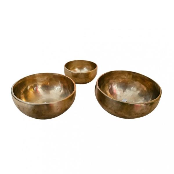 Helle Klarheit &amp ruhige Zentrierung - 3 Klangschalen für Meditation &amp Raumklang im Set, Ø 11,1 - 12,4 cm, 0,98 kg