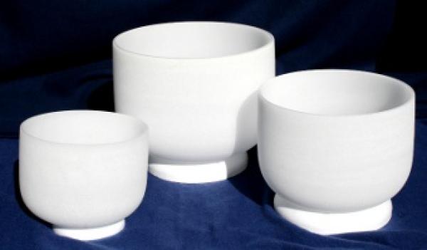 3 Quarzkristall-Klangschalen im Set mit Klöppel 20, 25 und 30 cm Durchmesser