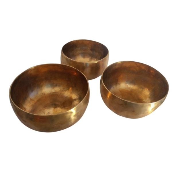 Sanfte Erdung, gefühlvolle Tiefe &amp harmonische Klarheit - Set aus 3 Planetenschalen für Gruppen und Kinder-Klangmassage, Ø 16,3 -17,9 cm, 2,12 kg