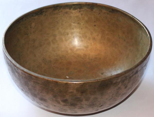 XXL Planeten-Fußreflexzonen-Klangschale - Kraftvoller Klang für Motivation und Lebensenergie mit Mars, bis Schuhgröße 39, Ø 45,8 cm und 8,45 kg, mit Klöppel.